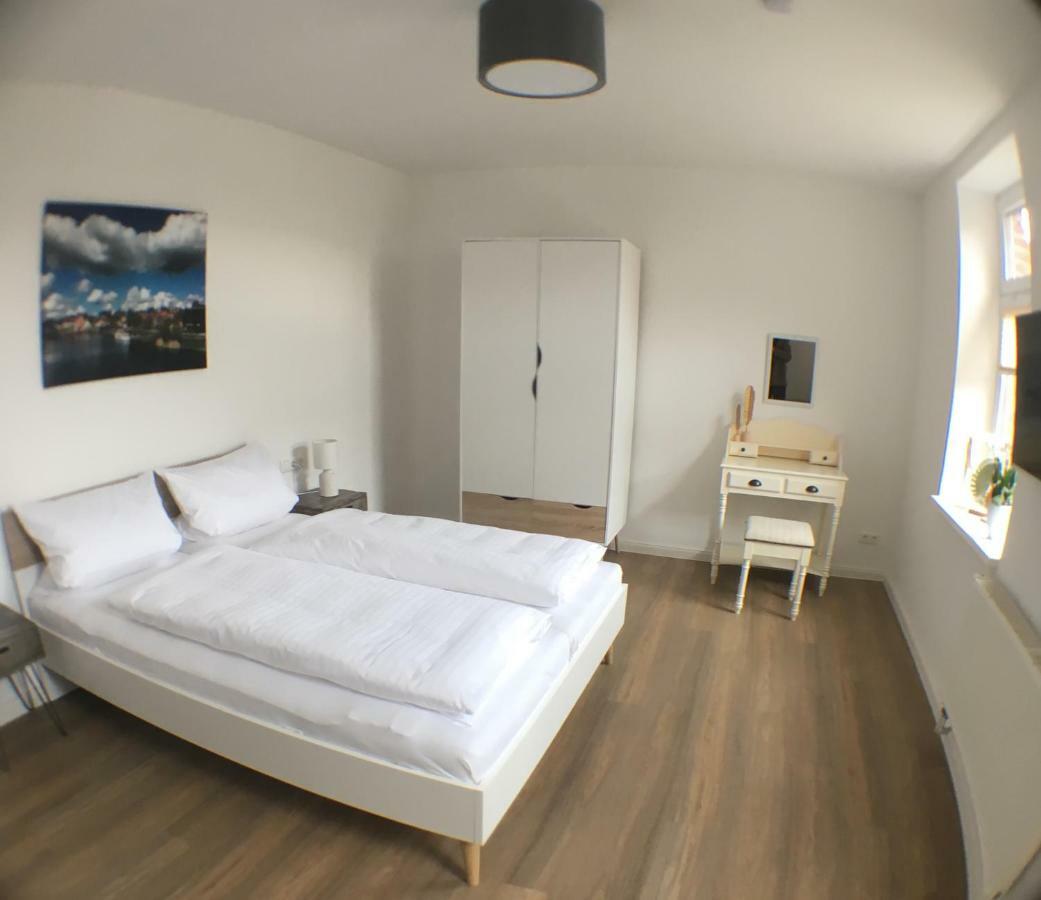 Das Bilderbuchcafe - Ferien - Apartment No 3 - Markt 7 Havelberg Ngoại thất bức ảnh